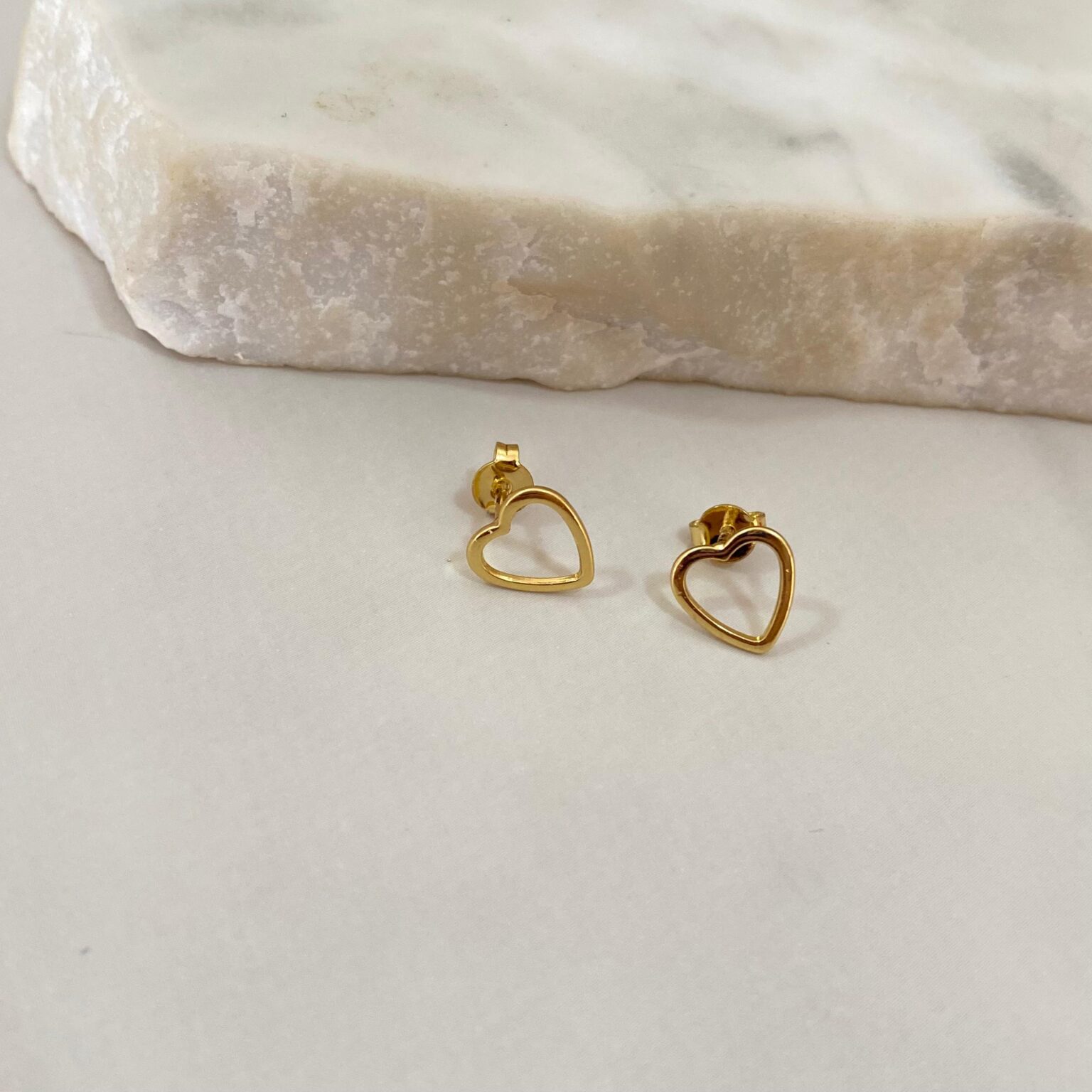 Aro corazon liso vazado G