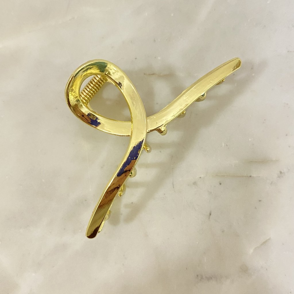 Evilla M de metal dorado/2