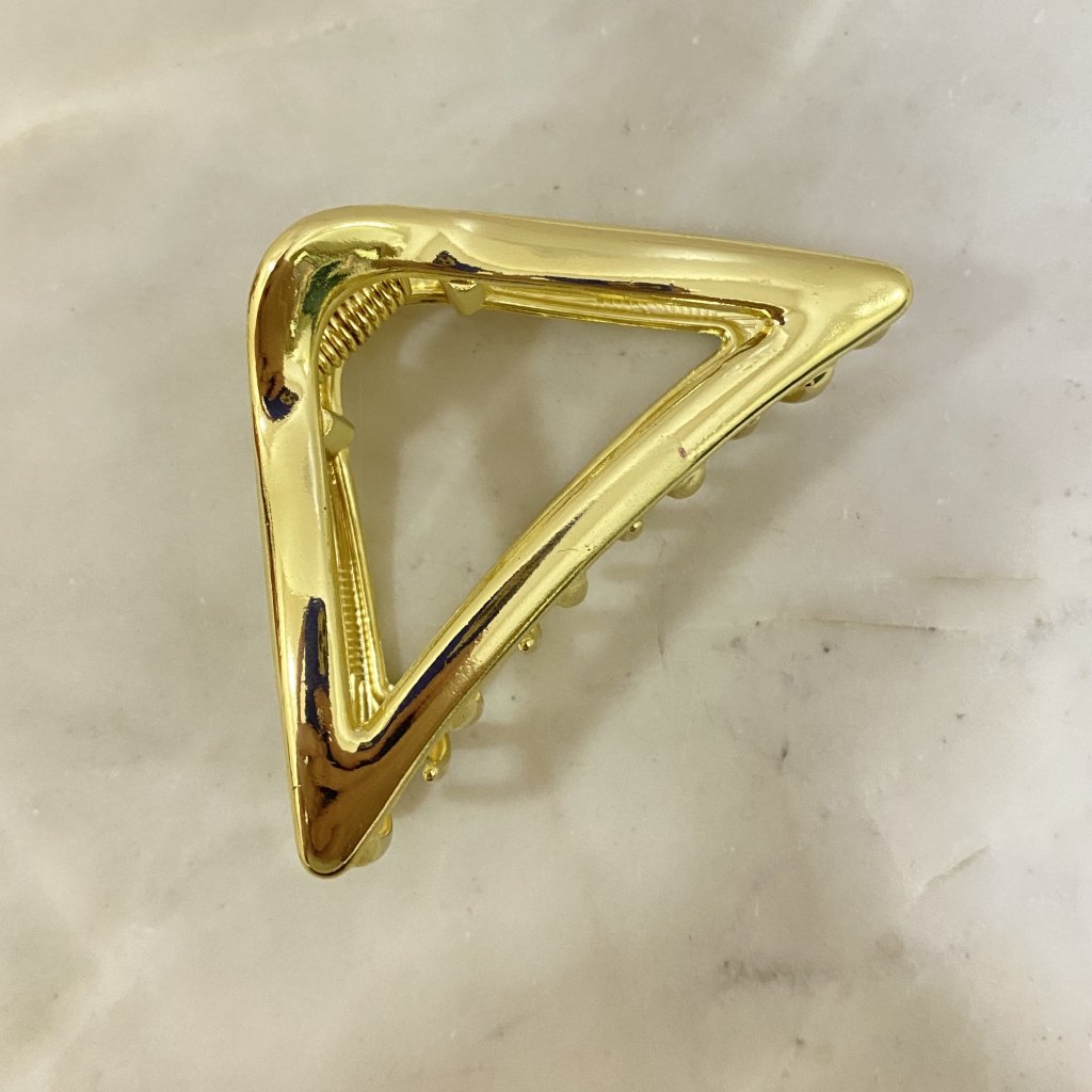 Evilla M de metal dorado/8