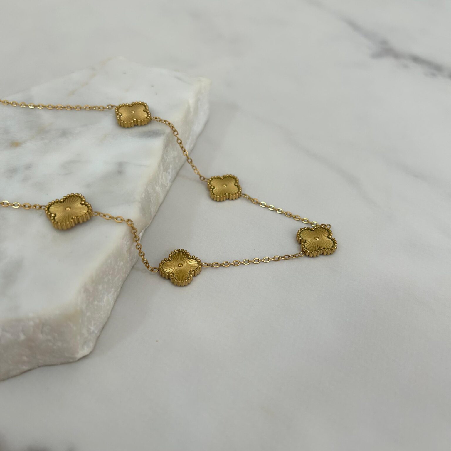 Collar inp. VCF 5 flores