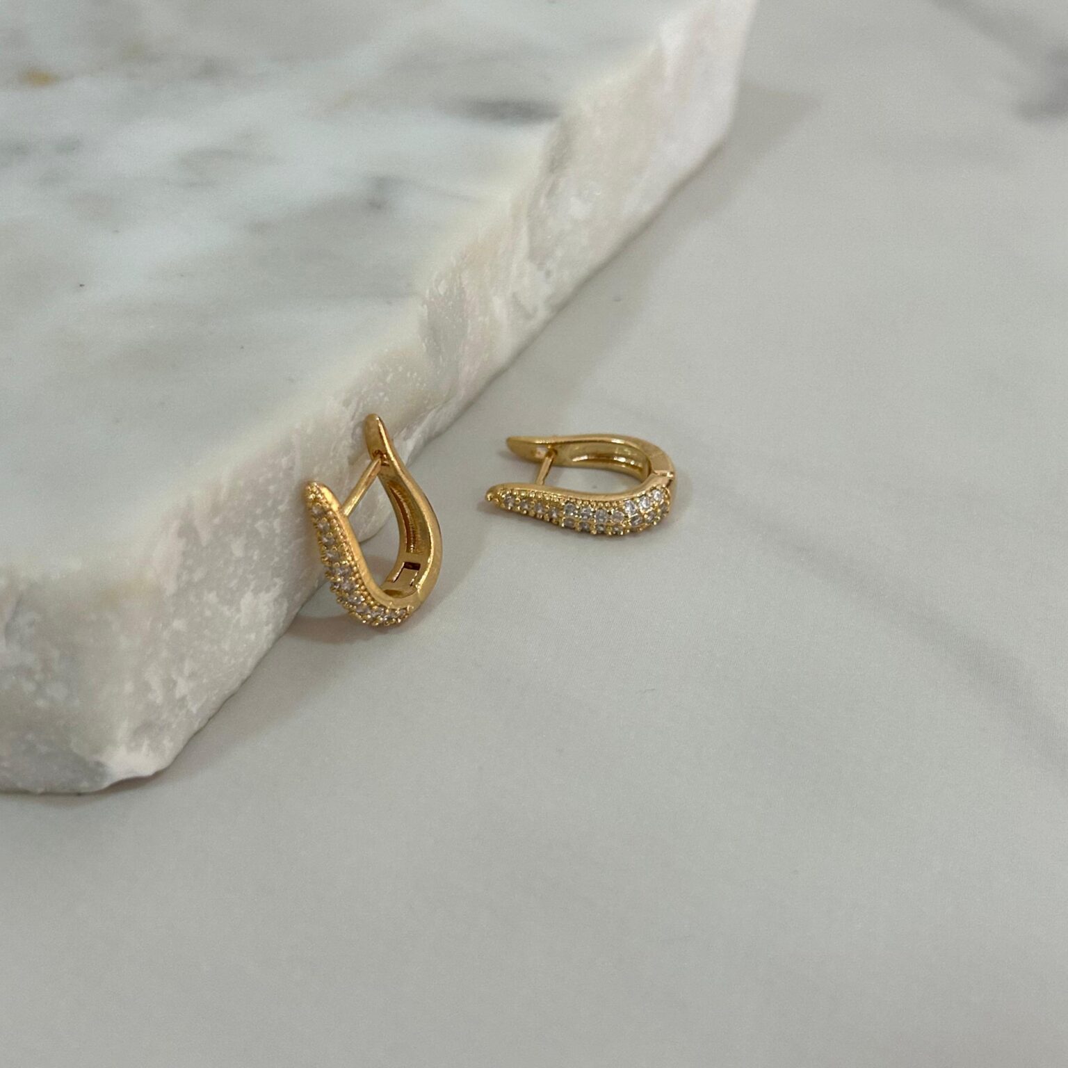 Argolla fina tachonada click P