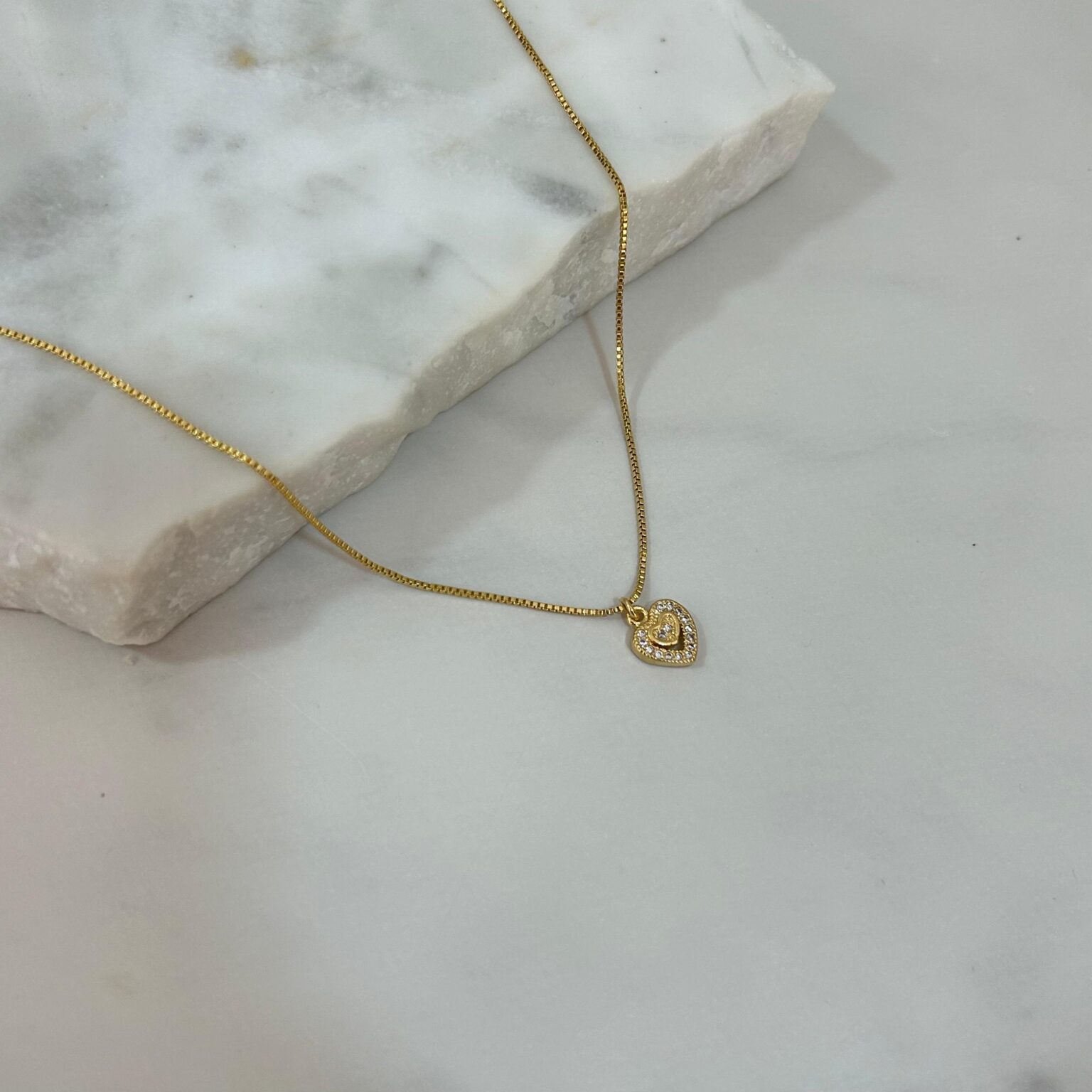 Collar venez. dije corazoncito tachonado