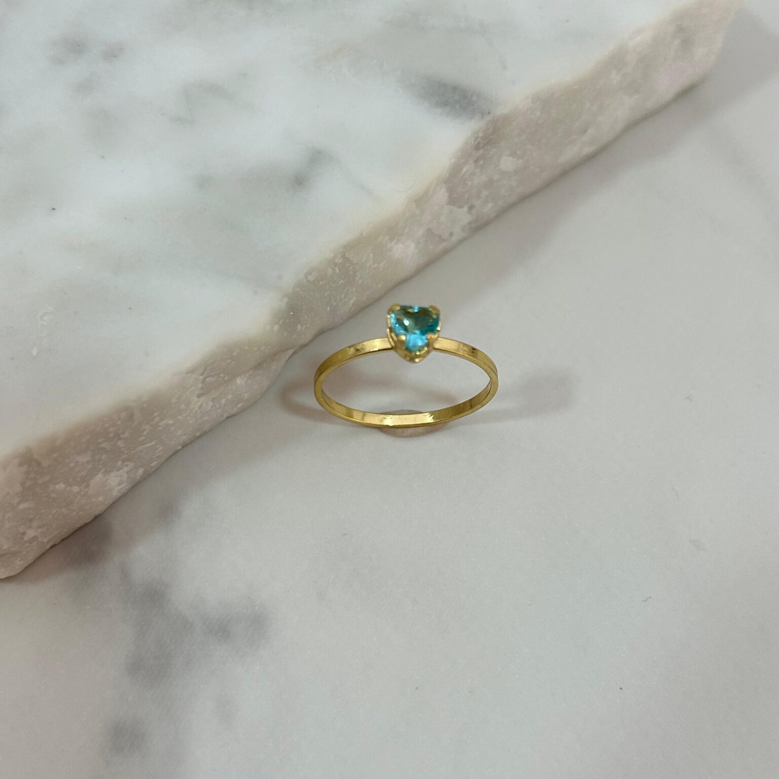 Anillo solitario corazoncito colores varios/verde