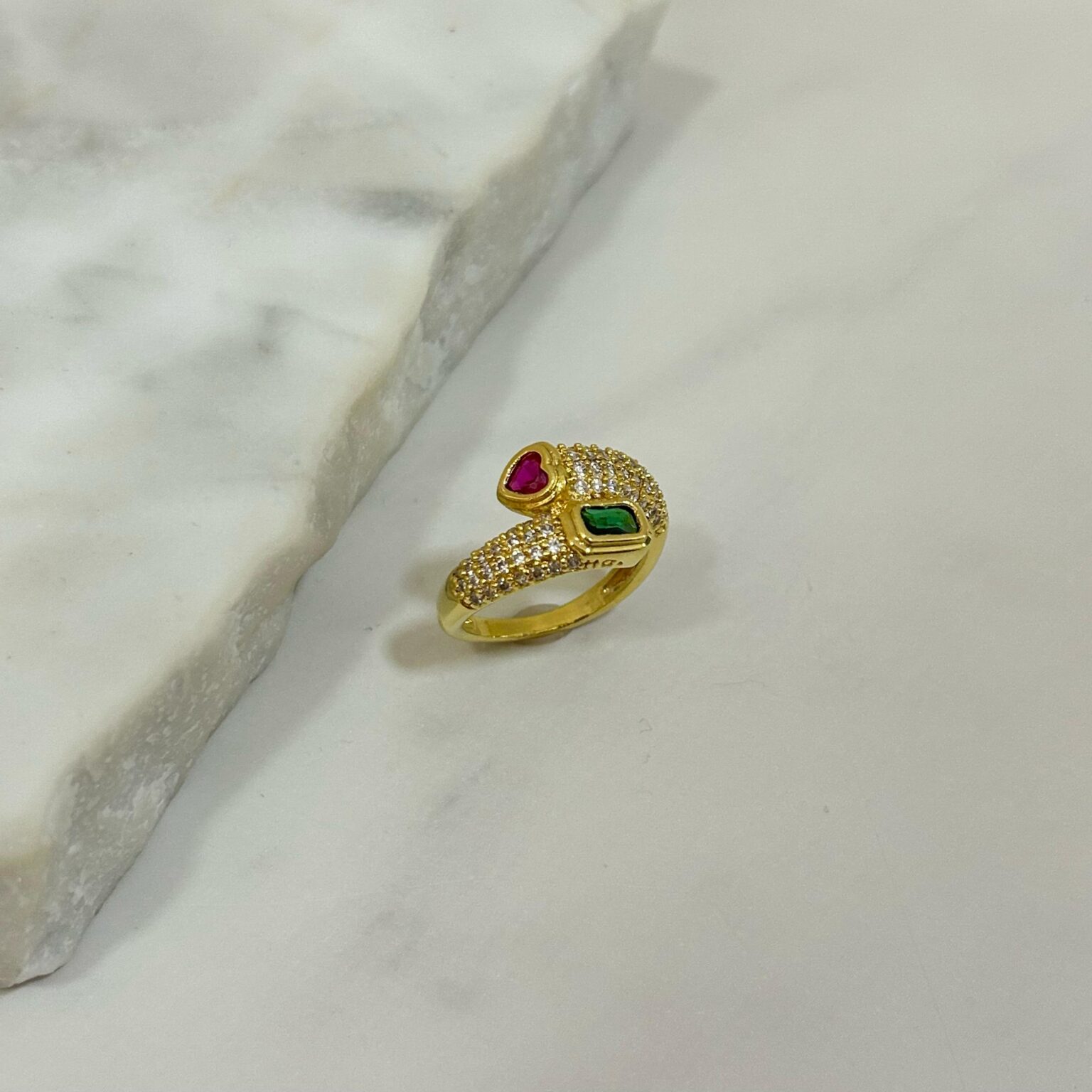 Anillo corazon pink rectangulo verde