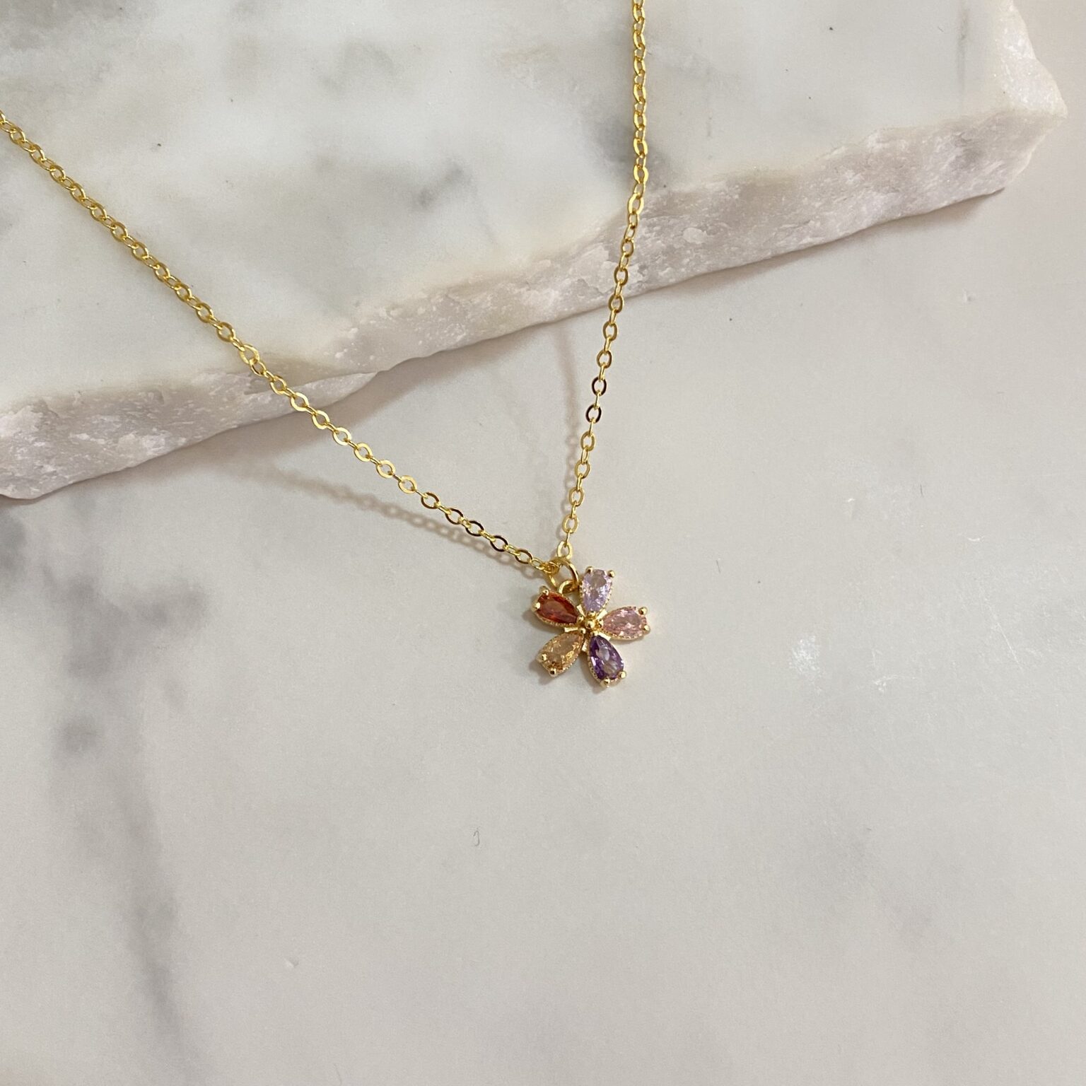 Collar florcita colorida