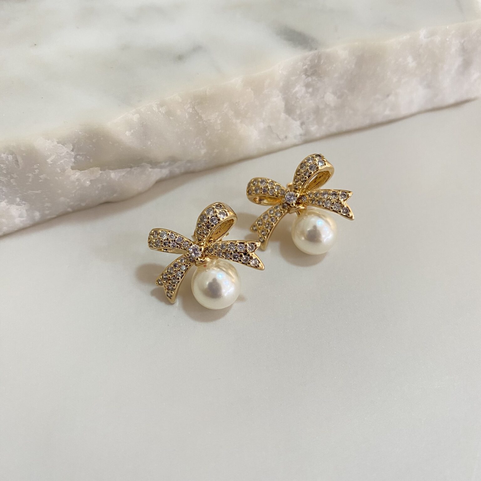 Aro mo&ntilde;o y Perla