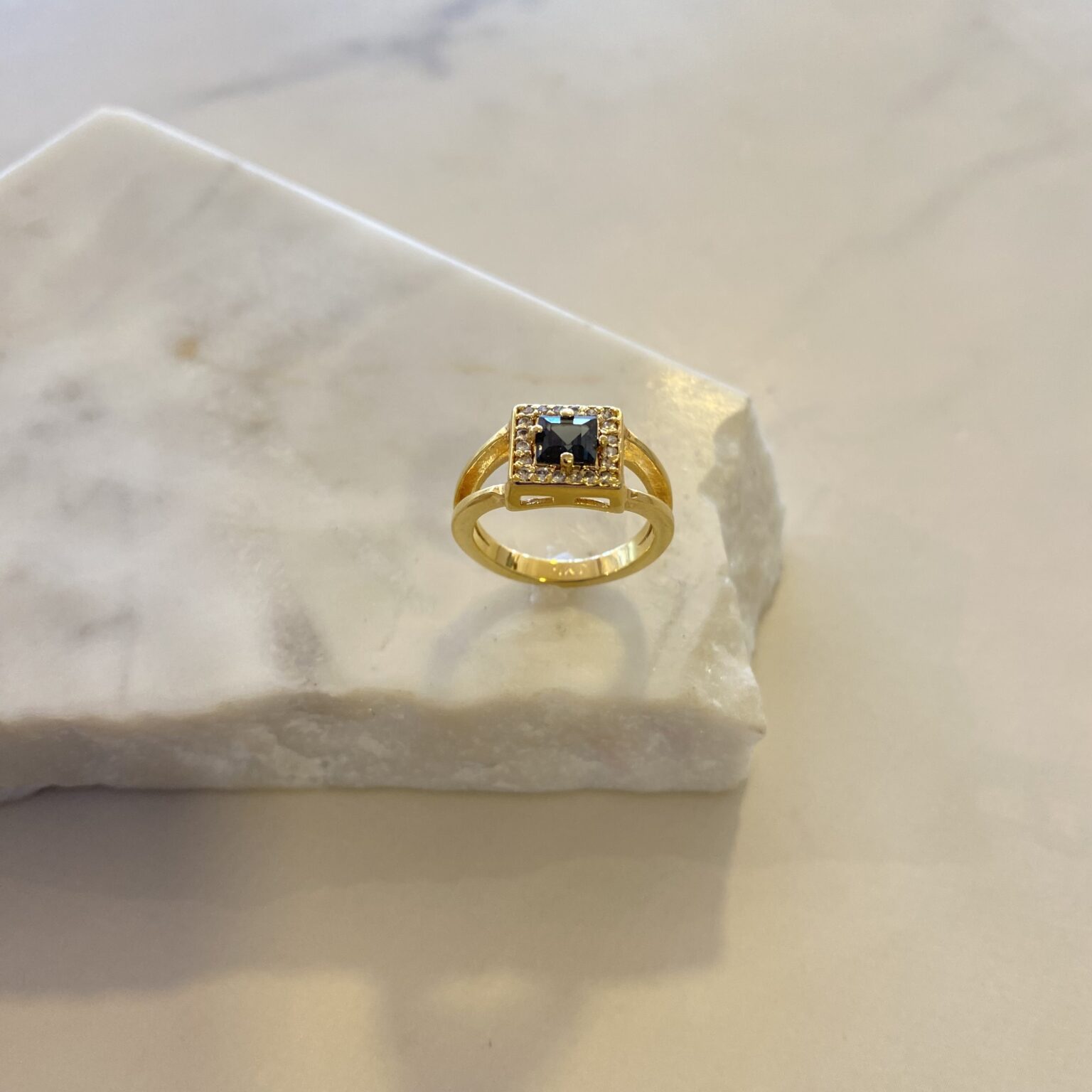 Anillo piedra verde 3905