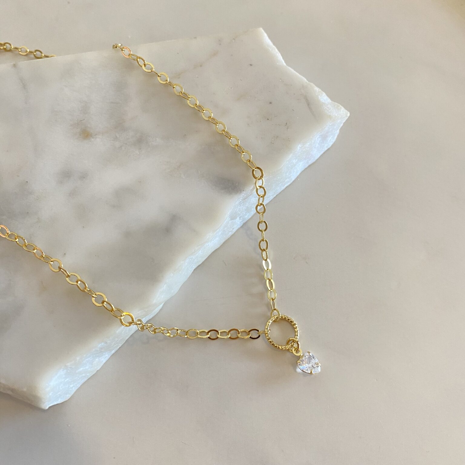 Collar elos con c&iacute;rculo y corazon 7637