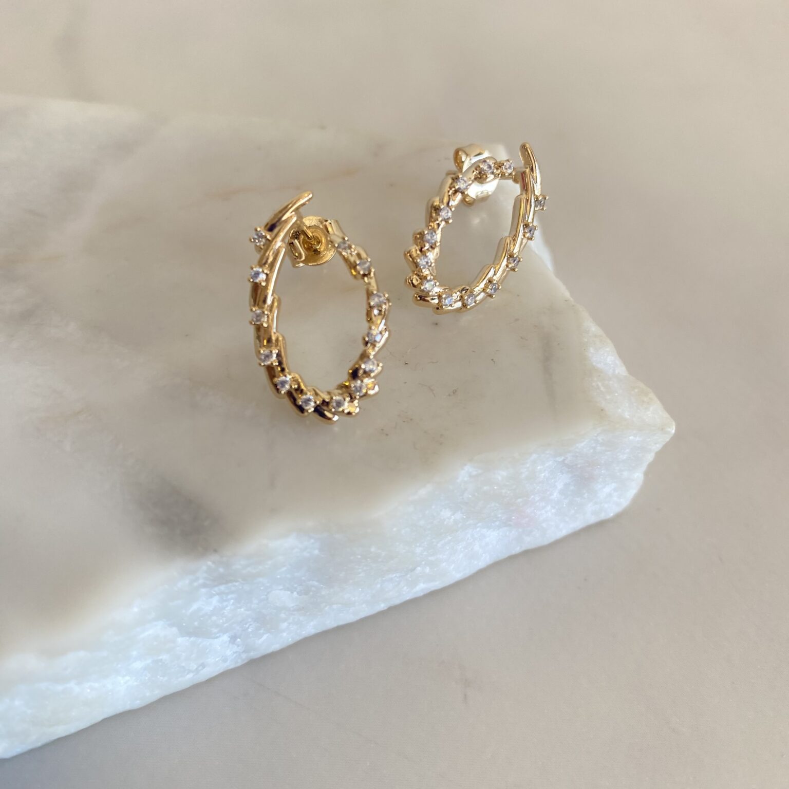 Aro oval abierto Micro zirconias 7670