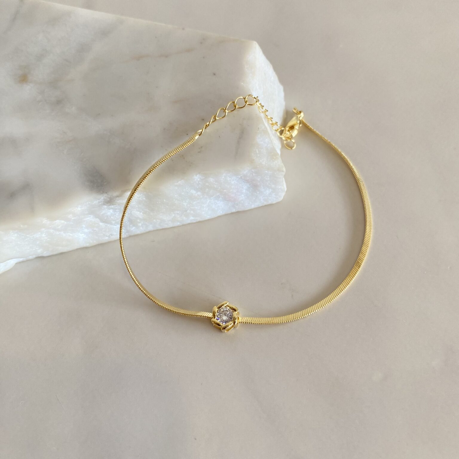 Pulsera cinta lisa con punto de luz 7604