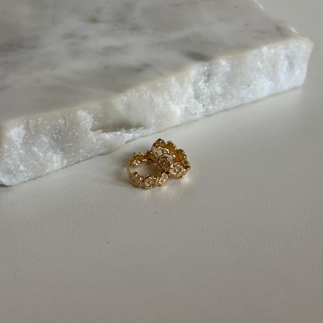 Argollita de click 6 florcitas 7988